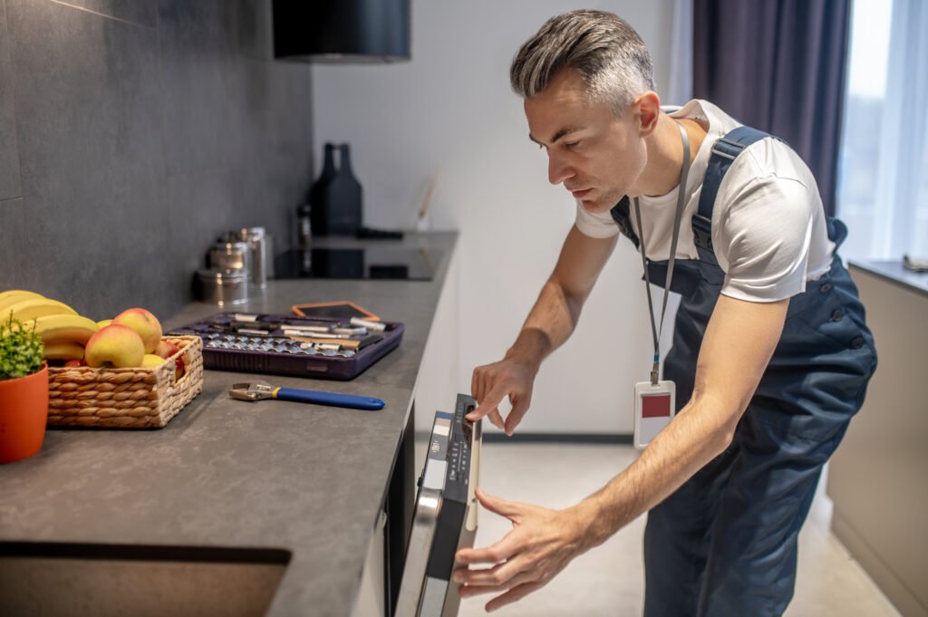 Top appliance repair company technician